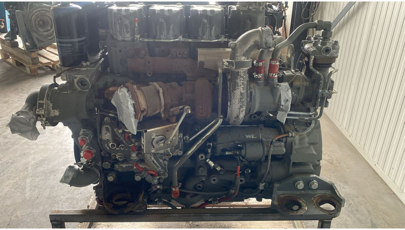 Liebherr D934 A7-04 - Motor: 1 kép. Liebherr D934 A7-04 - Motor: 1 kép.