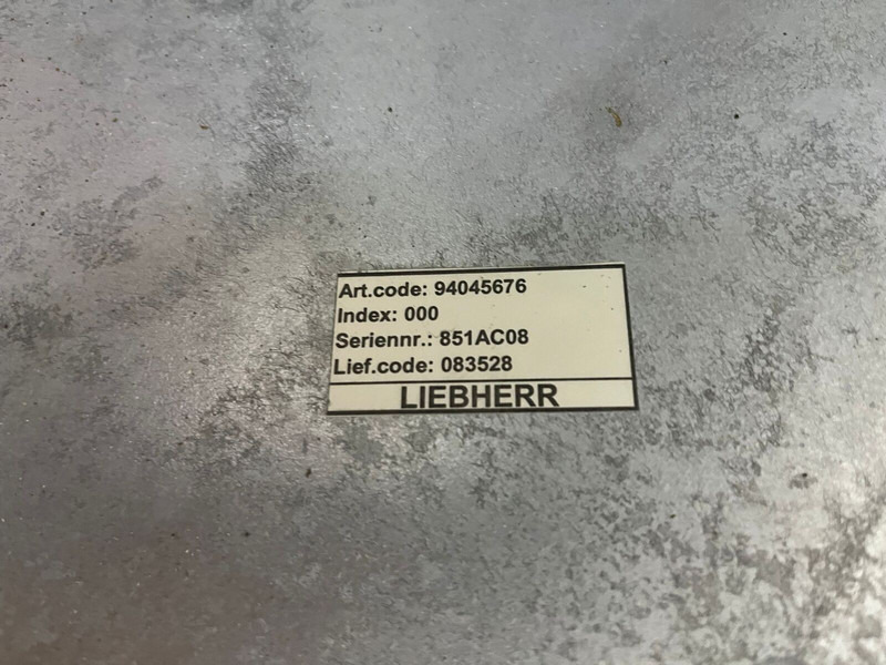 Liebherr - Fülke és belső tér: 4 kép. Liebherr - Fülke és belső tér: 4 kép.