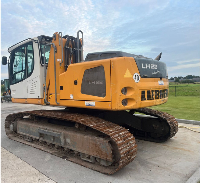 Liebherr LH22 Industry voor - Lánctalpas kotró: 2 kép. Liebherr LH22 Industry voor - Lánctalpas kotró: 2 kép.