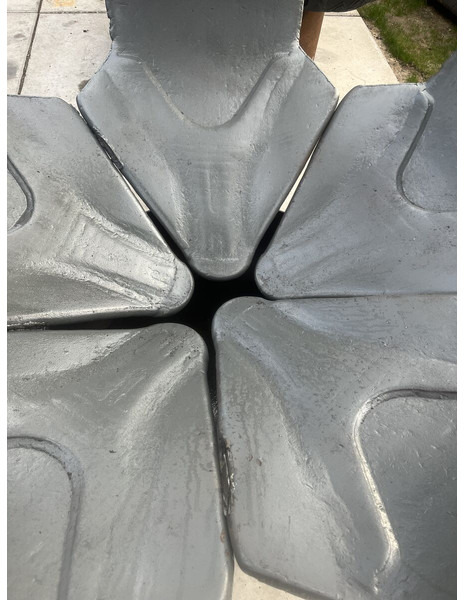 Liebherr Liebherr Poliep Grijper Greifer Poliepgrijper polyp grapple GM - Polip kanál - Építőipari gépek: 4 kép. Liebherr Liebherr Poliep Grijper Greifer Poliepgrijper polyp grapple GM - Polip kanál - Építőipari gépek: 4 kép.
