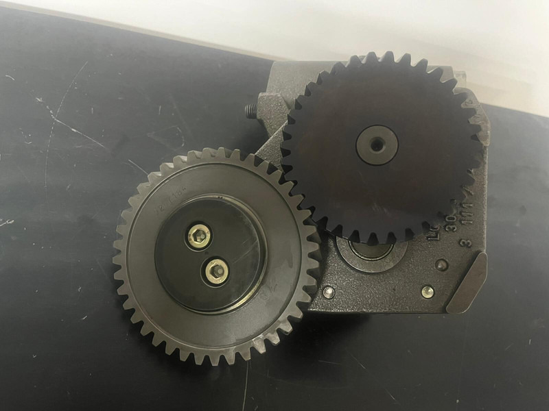 Liebherr P964 , R974 ,R964 - Olajszivattyú: 3 kép. Liebherr P964 , R974 ,R964 - Olajszivattyú: 3 kép.