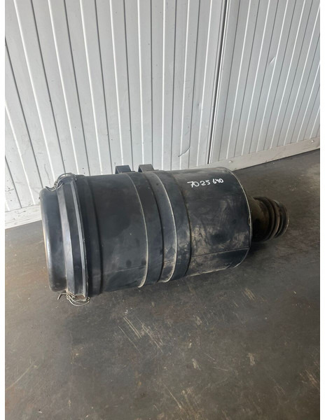 Liebherr R904 / A904C Li / A904 Li / A900C Li / A900C / R900C Li / R904C / R900C Li - Légbeszívó rendszer: 1 kép. Liebherr R904 / A904C Li / A904 Li / A900C Li / A900C / R900C Li / R904C / R900C Li - Légbeszívó rendszer: 1 kép.