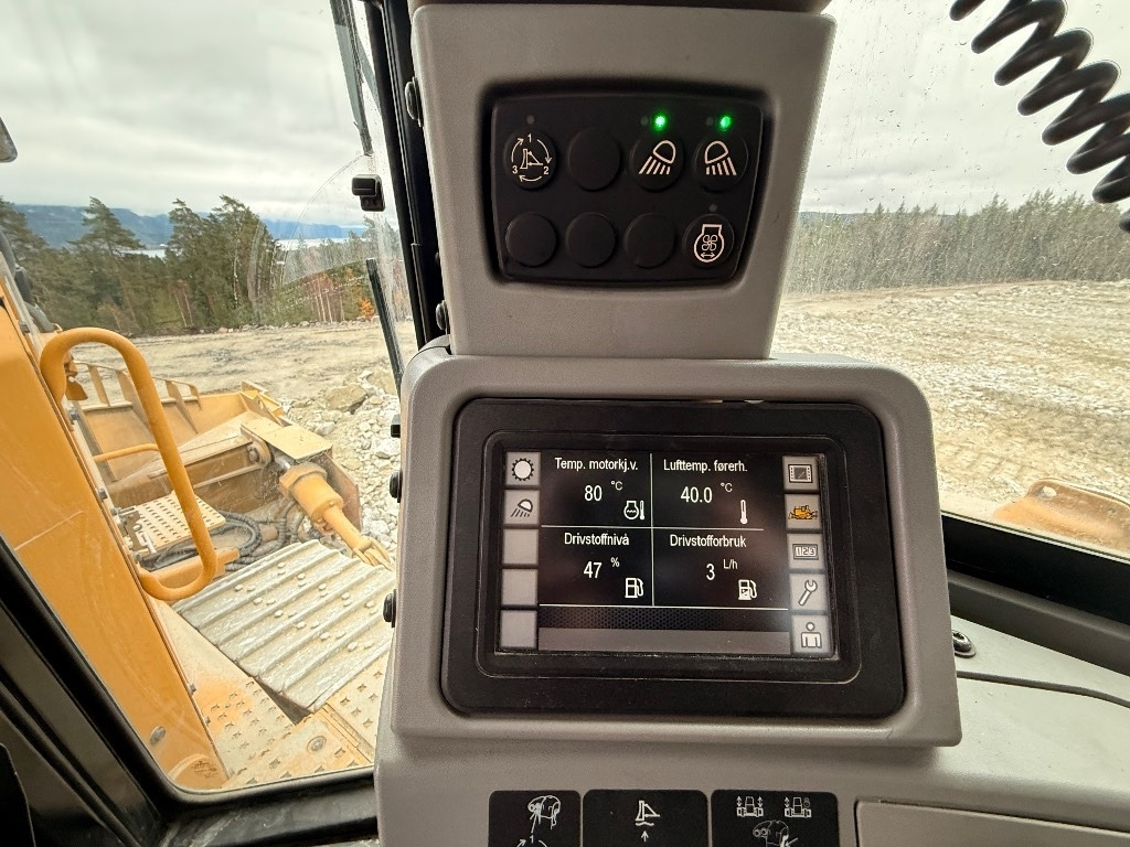 Buldózer CAT D 8 T: 19 kép. Buldózer CAT D 8 T: 19 kép.