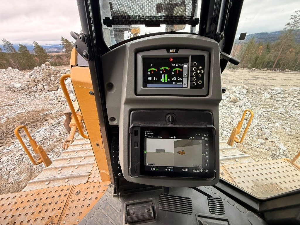 Buldózer CAT D 8 T: 20 kép. Buldózer CAT D 8 T: 20 kép.