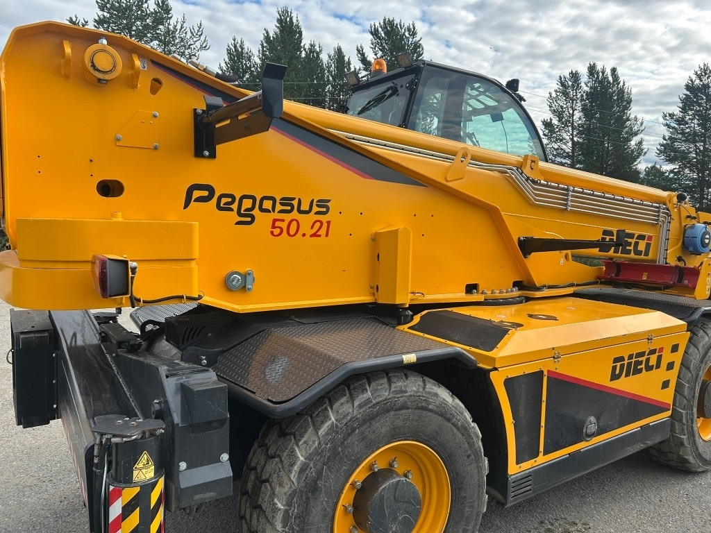 Dieci PEGASUS 5.21 - Teleszkópos rakodó: 2 kép. Dieci PEGASUS 5.21 - Teleszkópos rakodó: 2 kép.