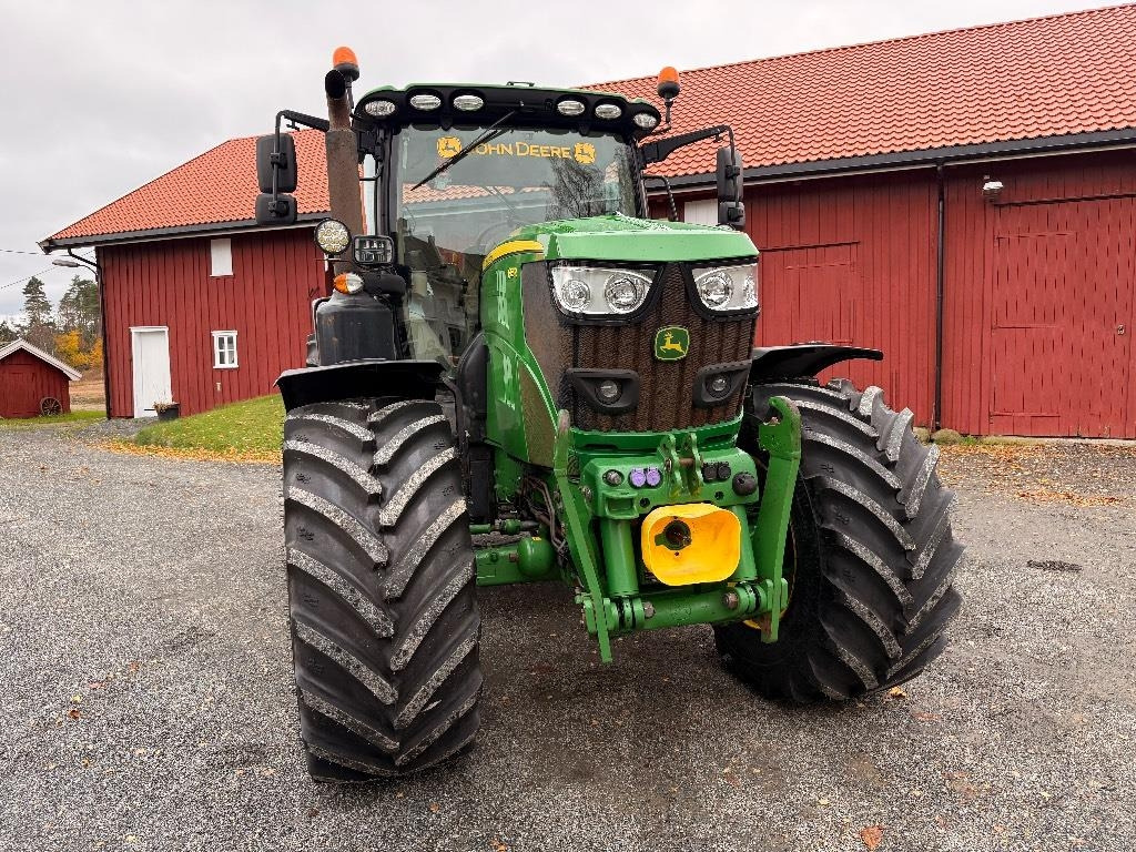 John Deere 6155 R - Traktor: 5 kép. John Deere 6155 R - Traktor: 5 kép.