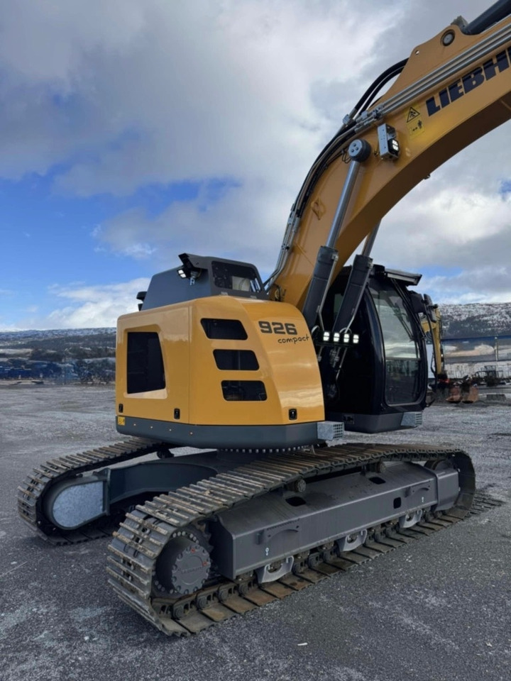 Liebherr R926 Compact LC - Lánctalpas kotró: 4 kép. Liebherr R926 Compact LC - Lánctalpas kotró: 4 kép.