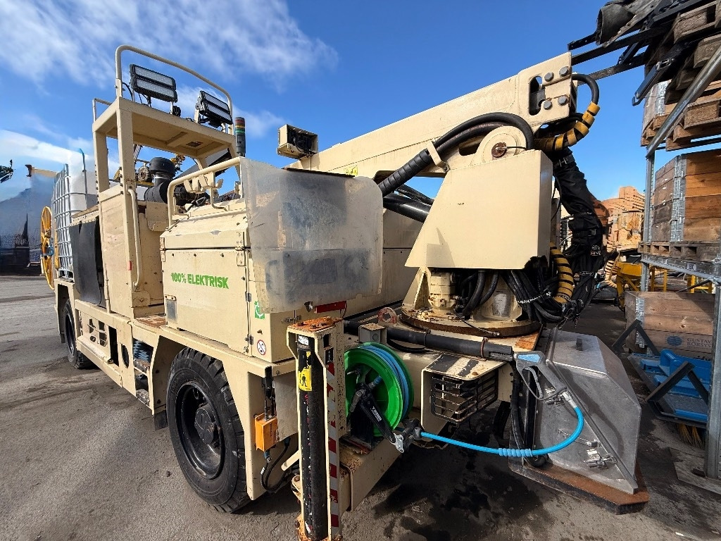 Normet Spraymec - Betonipari gép: 4 kép. Normet Spraymec - Betonipari gép: 4 kép.