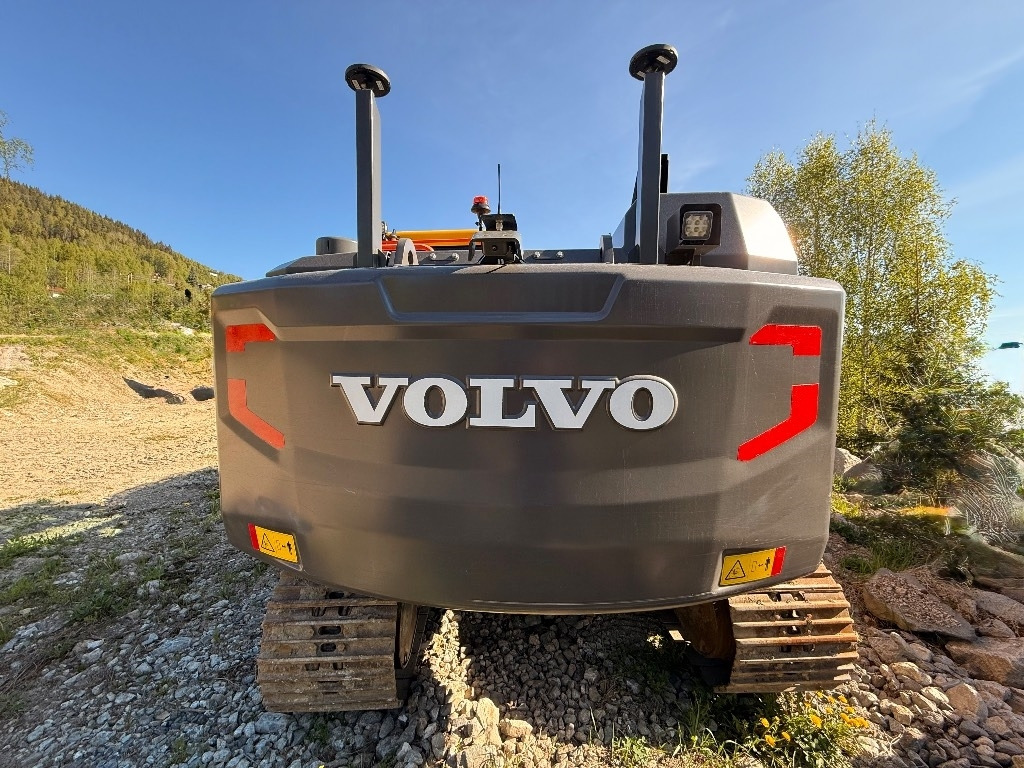 Volvo EC160EL - Lánctalpas kotró: 5 kép. Volvo EC160EL - Lánctalpas kotró: 5 kép.