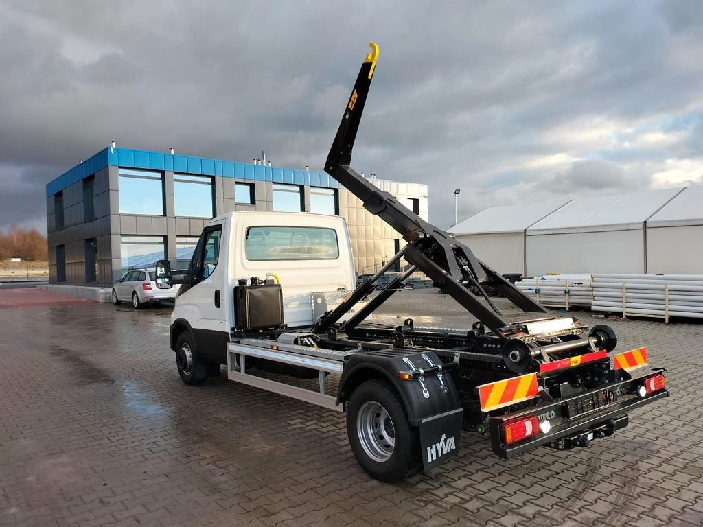 Iveco 70C18H Abrollkipper HYVA HKS-5 - Kisteherautó, Horgos rakodó teherautó: 3 kép. Iveco 70C18H Abrollkipper HYVA HKS-5 - Kisteherautó, Horgos rakodó teherautó: 3 kép.