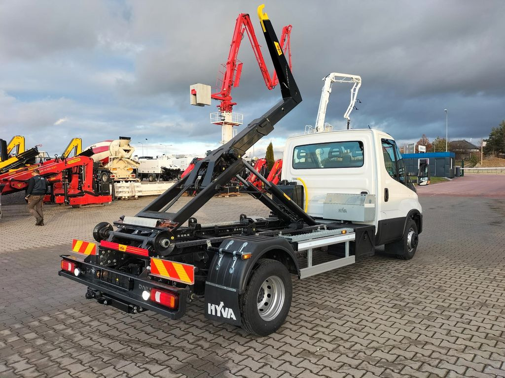 Iveco 70C18H Abrollkipper HYVA HKS-5 - Kisteherautó, Horgos rakodó teherautó: 4 kép. Iveco 70C18H Abrollkipper HYVA HKS-5 - Kisteherautó, Horgos rakodó teherautó: 4 kép.