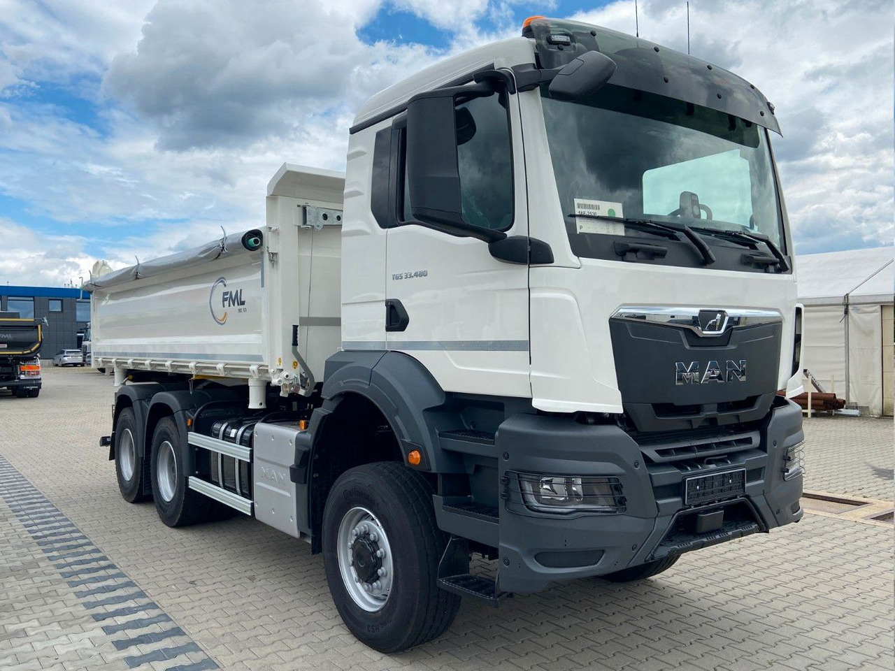 MAN TGS 33.480 6X6 FML Dreiseitenkipper - Billenőplatós teherautó: 1 kép. MAN TGS 33.480 6X6 FML Dreiseitenkipper - Billenőplatós teherautó: 1 kép.