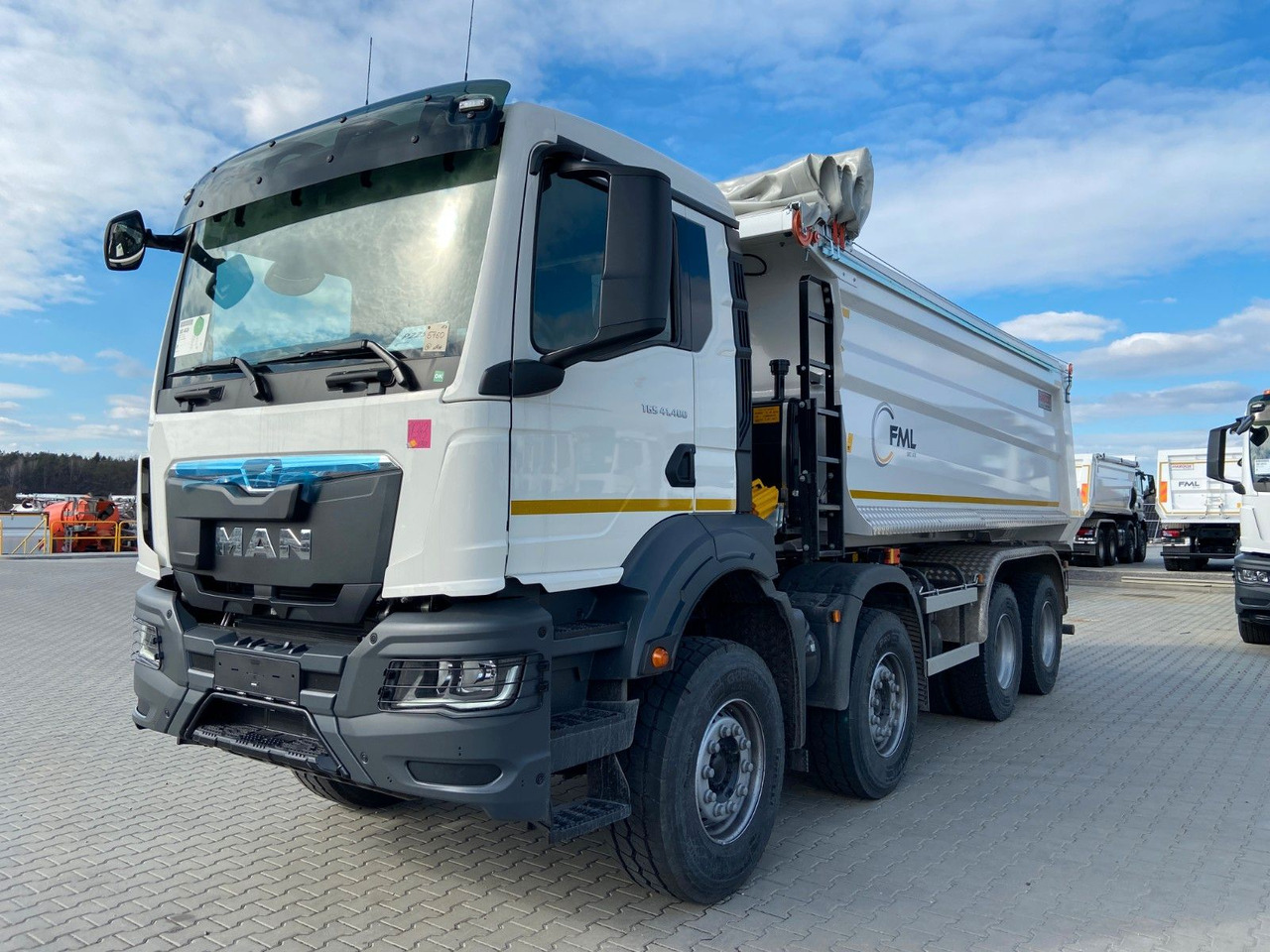 MAN TGS 41.400 8x4 EURO2 AUTOMAT TIPPER CR. SYSTEM - Billenőplatós teherautó: 2 kép. MAN TGS 41.400 8x4 EURO2 AUTOMAT TIPPER CR. SYSTEM - Billenőplatós teherautó: 2 kép.