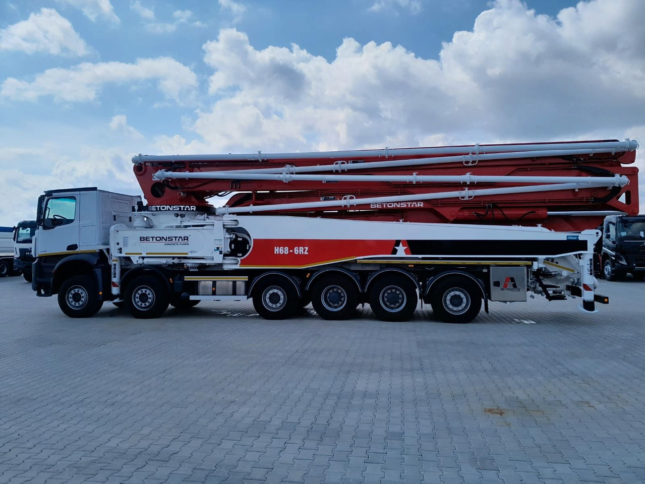 Mercedes-Benz AROCS 4451 BETONSTAR H68.20-6RZ - Betonpumpa: 5 kép. Mercedes-Benz AROCS 4451 BETONSTAR H68.20-6RZ - Betonpumpa: 5 kép.