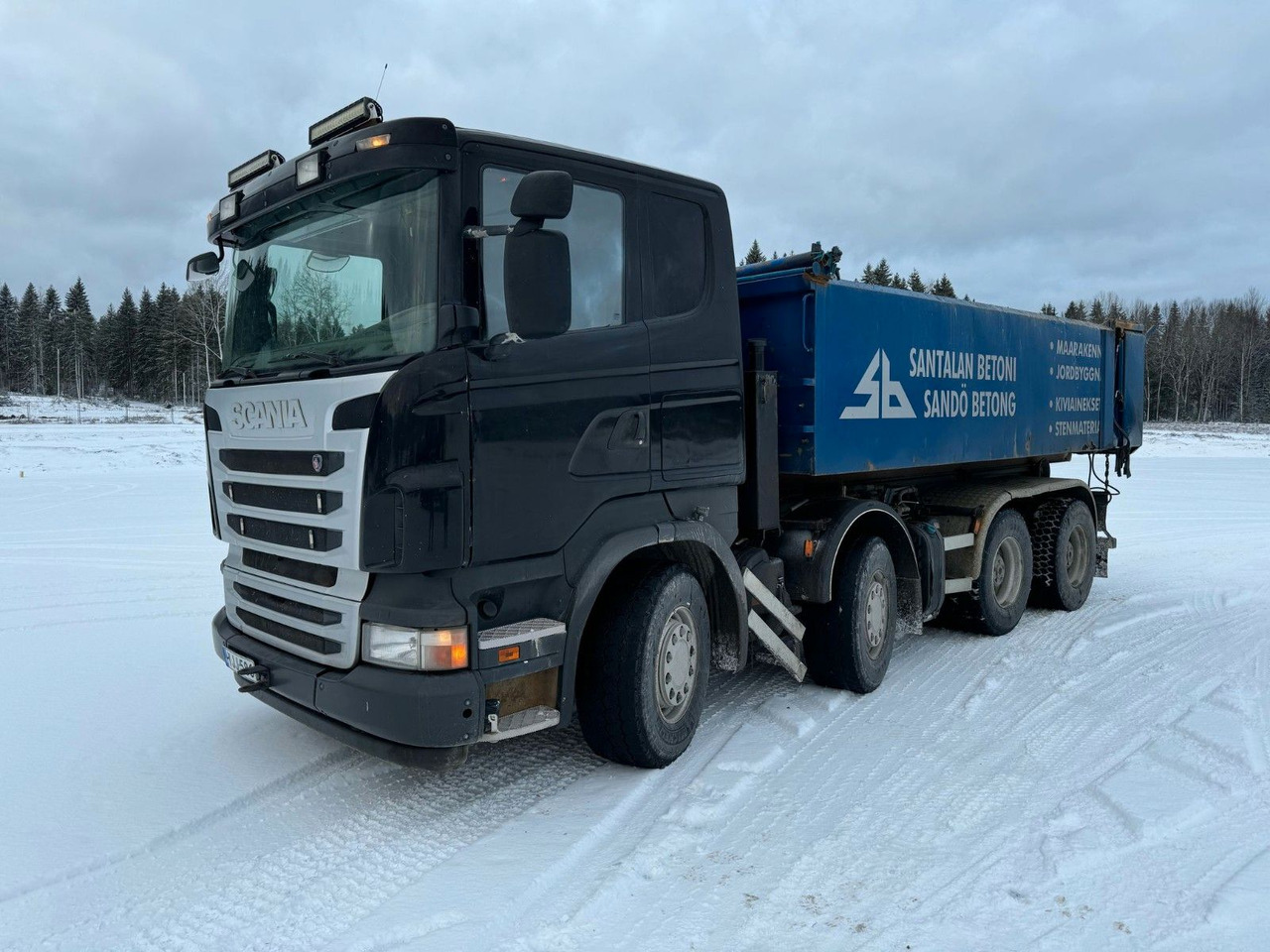 Scania R560 ABROLLKIPPER - Horgos rakodó teherautó: 2 kép. Scania R560 ABROLLKIPPER - Horgos rakodó teherautó: 2 kép.