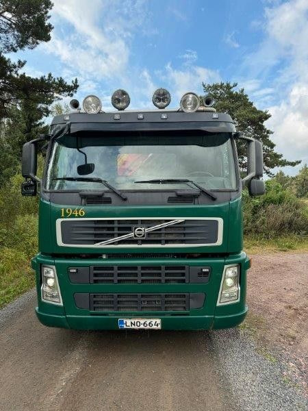 Volvo FM 440 PRITSCHE HMF CRANE - Platós teherautó, Darus autó: 3 kép. Volvo FM 440 PRITSCHE HMF CRANE - Platós teherautó, Darus autó: 3 kép.