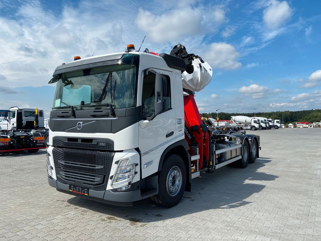 Volvo FM 460 Abrollkipper PALFINGER - EPSILON - Horgos rakodó teherautó, Darus autó: 2 kép. Volvo FM 460 Abrollkipper PALFINGER - EPSILON - Horgos rakodó teherautó, Darus autó: 2 kép.