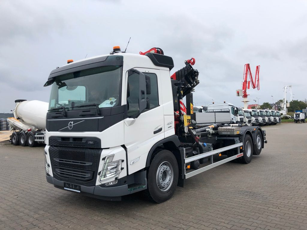 Volvo FM 460 HYVA 20-57-S mit FASSI F235 - Horgos rakodó teherautó, Darus autó: 2 kép. Volvo FM 460 HYVA 20-57-S mit FASSI F235 - Horgos rakodó teherautó, Darus autó: 2 kép.