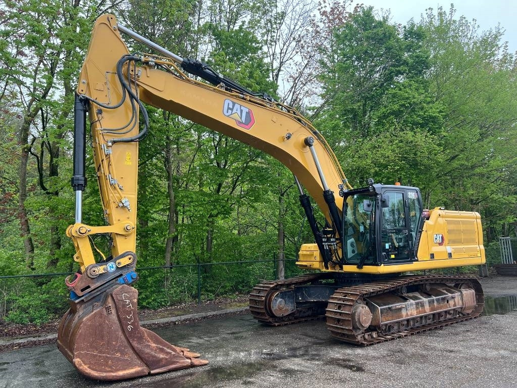 CAT 336 - Lánctalpas kotró: 1 kép. CAT 336 - Lánctalpas kotró: 1 kép.