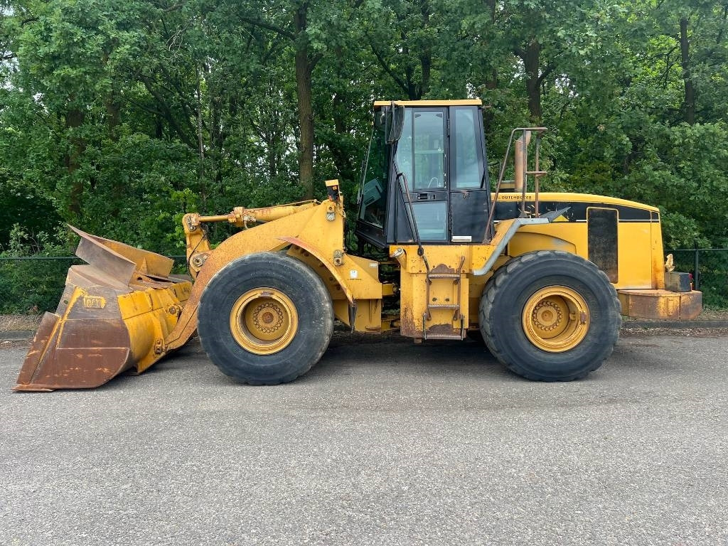 CAT 950 G - Gumikerekes homlokrakodó: 2 kép. CAT 950 G - Gumikerekes homlokrakodó: 2 kép.