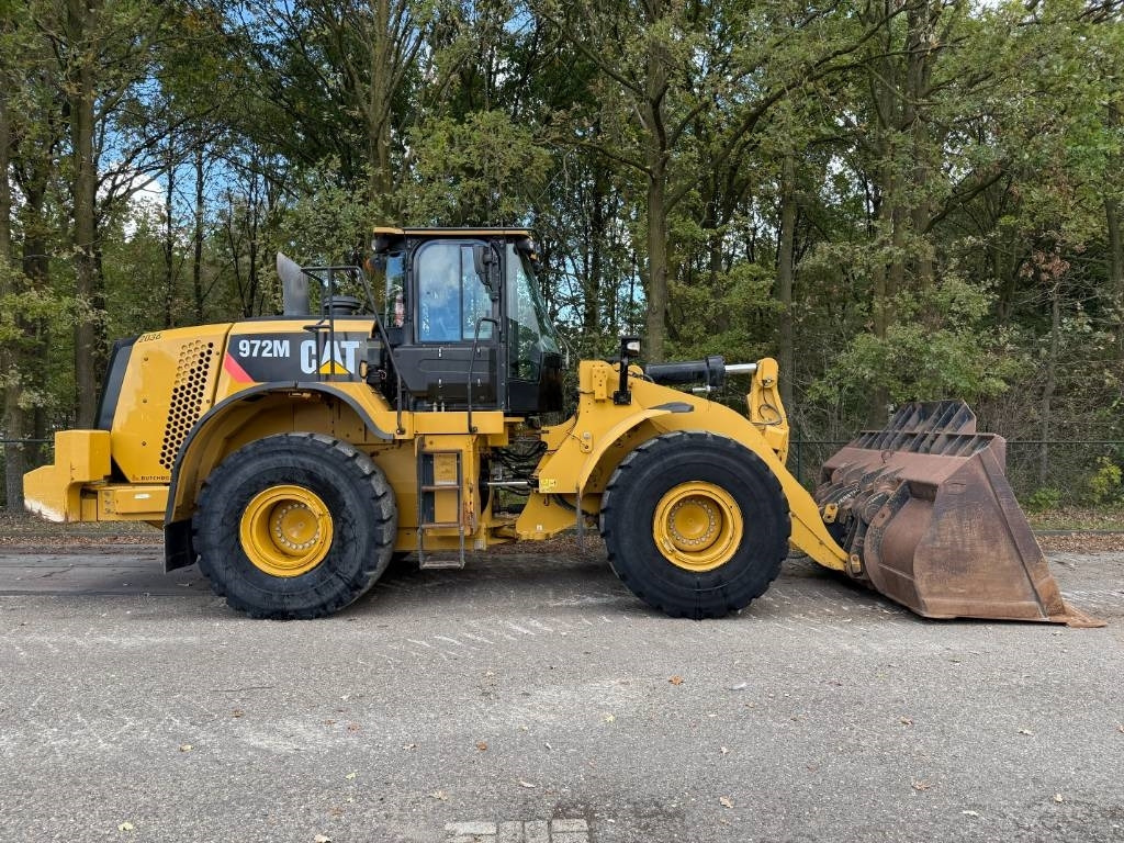 CAT 972 M - Gumikerekes homlokrakodó: 5 kép. CAT 972 M - Gumikerekes homlokrakodó: 5 kép.