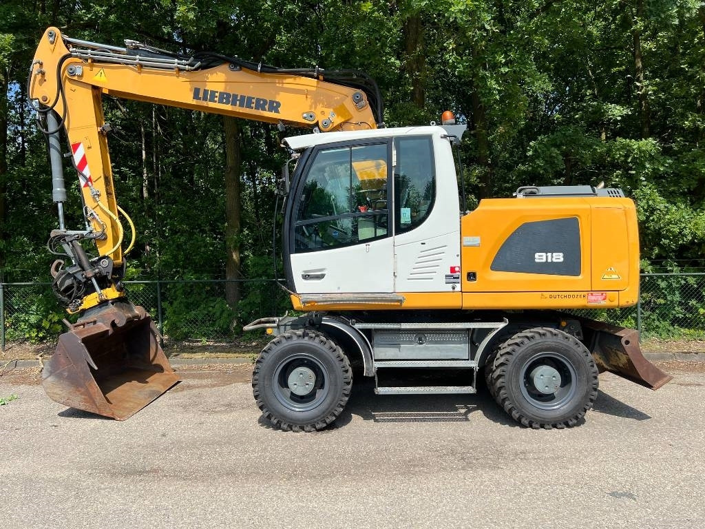 Liebherr A 918 - Gumikerekes kotró: 2 kép. Liebherr A 918 - Gumikerekes kotró: 2 kép.