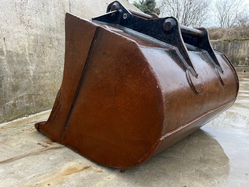 OilQuick OQ70/55 - Kanál - Építőipari gépek: 3 kép. OilQuick OQ70/55 - Kanál - Építőipari gépek: 3 kép.