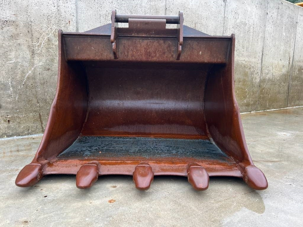 OilQuick OQ70/55 - Kanál - Építőipari gépek: 2 kép. OilQuick OQ70/55 - Kanál - Építőipari gépek: 2 kép.