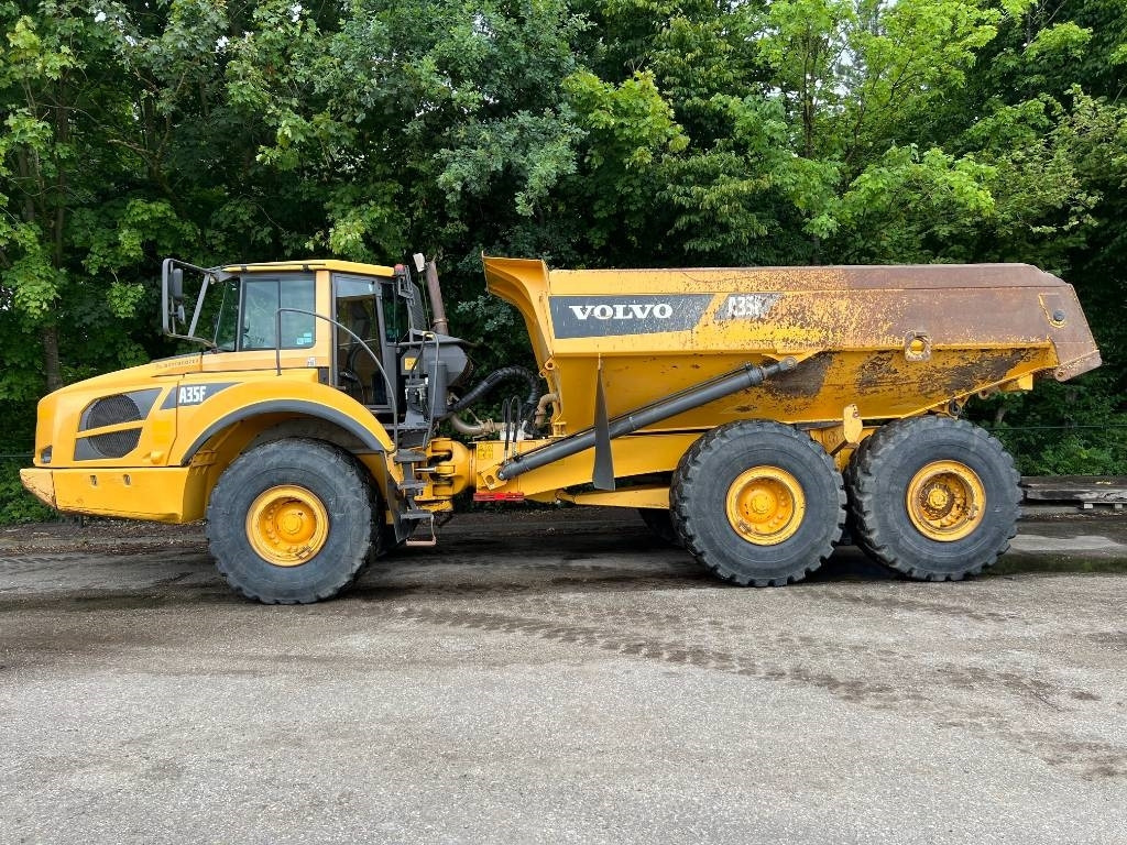 Volvo A 35 F - Csuklós dömper: 2 kép. Volvo A 35 F - Csuklós dömper: 2 kép.