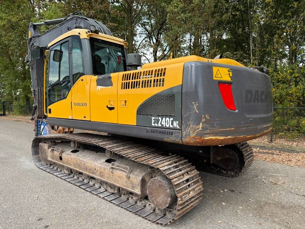 Volvo EC 240 C N L - Lánctalpas kotró: 3 kép. Volvo EC 240 C N L - Lánctalpas kotró: 3 kép.