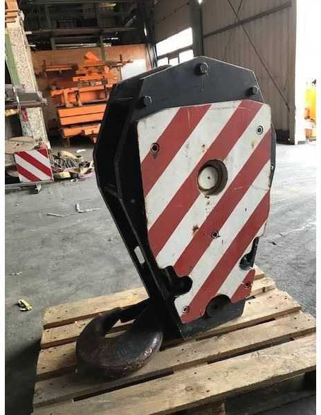 Liebherr 30t. Hook block 1-sheave 23mm - Rakodódaru - Építőipari gépek: 4 kép. Liebherr 30t. Hook block 1-sheave 23mm - Rakodódaru - Építőipari gépek: 4 kép.