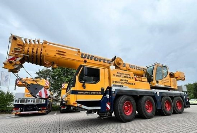 Liebherr LTM 1070-4.2 - Terepjáró autódaru: 1 kép. Liebherr LTM 1070-4.2 - Terepjáró autódaru: 1 kép.