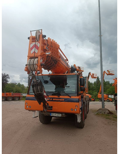 Liebherr LTM 1090-4.2 - Terepjáró autódaru: 3 kép. Liebherr LTM 1090-4.2 - Terepjáró autódaru: 3 kép.