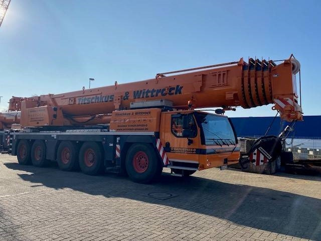 Liebherr LTM 1250-5.1 - Terepjáró autódaru: 2 kép. Liebherr LTM 1250-5.1 - Terepjáró autódaru: 2 kép.