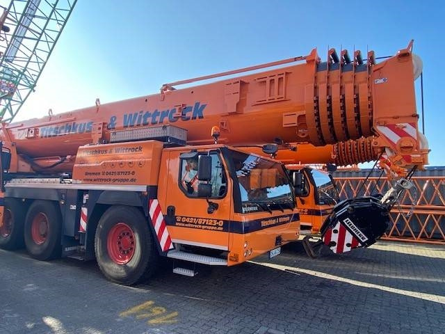 Liebherr LTM 1250-5.1 - Terepjáró autódaru: 1 kép. Liebherr LTM 1250-5.1 - Terepjáró autódaru: 1 kép.