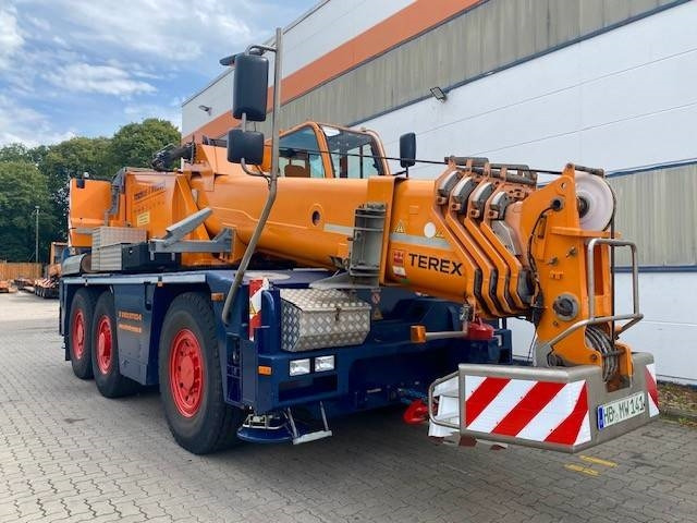 Terex Demag AC 40-1 - Terepjáró autódaru: 1 kép. Terex Demag AC 40-1 - Terepjáró autódaru: 1 kép.