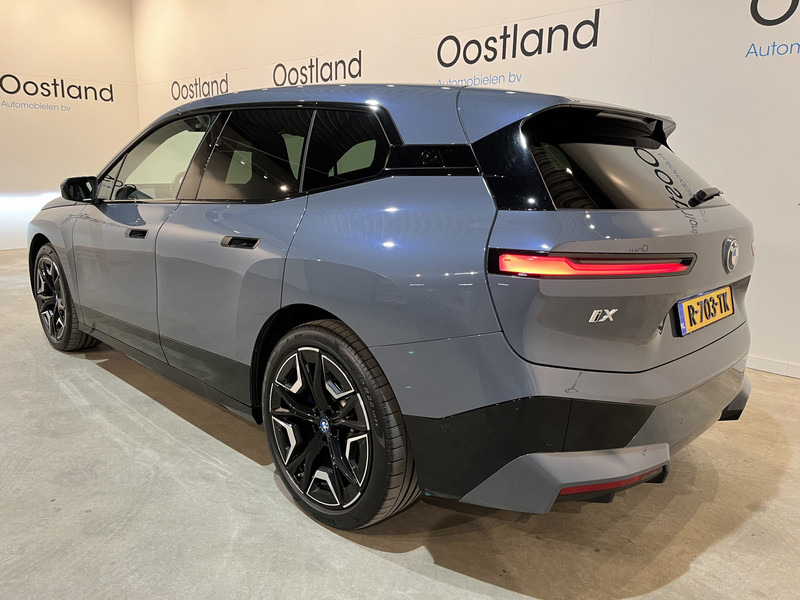 BMW iX xDrive40 High Executive 77 kWh / Luchtvering / Pano / Harman Kardon / Trekhaak / Sportpakket / 27.750 KM !! - Terepjáró/ SUV: 4 kép. BMW iX xDrive40 High Executive 77 kWh / Luchtvering / Pano / Harman Kardon / Trekhaak / Sportpakket / 27.750 KM !! - Terepjáró/ SUV: 4 kép.