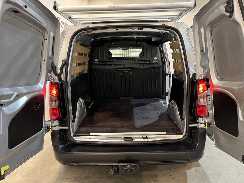 Citroën Berlingo 1.5 BlueHDI Club / Euro 6 / Airco / Cruise Control / CarPlay / Trekhaak / Imperiaal / 72.000 KM !! - Kis furgon: 5 kép. Citroën Berlingo 1.5 BlueHDI Club / Euro 6 / Airco / Cruise Control / CarPlay / Trekhaak / Imperiaal / 72.000 KM !! - Kis furgon: 5 kép.