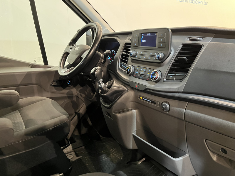 Ford Transit 350 2.0 TDCI L3H2 Trend 130 PK DC Dubbel Cabine / Euro 6 / Airco / Schuifdeur L + R / Cruise Control / Trekhaak / Camera / BPM VRIJ !! - Furgon, Duplakabinos kisteherautó: 3 kép. Ford Transit 350 2.0 TDCI L3H2 Trend 130 PK DC Dubbel Cabine / Euro 6 / Airco / Schuifdeur L + R / Cruise Control / Trekhaak / Camera / BPM VRIJ !! - Furgon, Duplakabinos kisteherautó: 3 kép.