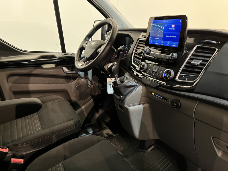 Ford Transit Custom 2.0 TDCI L2H1 Limited 130 PK / Euro 6 / Airco / Cruise Control / CarPlay / PDC / Navigatie / 3-Zits / 16.200 KM !! / BPM VRIJ !! - Kis furgon: 3 kép. Ford Transit Custom 2.0 TDCI L2H1 Limited 130 PK / Euro 6 / Airco / Cruise Control / CarPlay / PDC / Navigatie / 3-Zits / 16.200 KM !! / BPM VRIJ !! - Kis furgon: 3 kép.