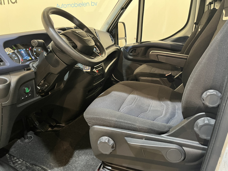 Iveco 70C18 3.0 Automaat Bakwagen / Dhollandia Laadklep / Euro 6 / Luchtvering / Airco / Camera / Cruise Control / Zijdeur - Dobozos felépítményű teherautó: 5 kép. Iveco 70C18 3.0 Automaat Bakwagen / Dhollandia Laadklep / Euro 6 / Luchtvering / Airco / Camera / Cruise Control / Zijdeur - Dobozos felépítményű teherautó: 5 kép.