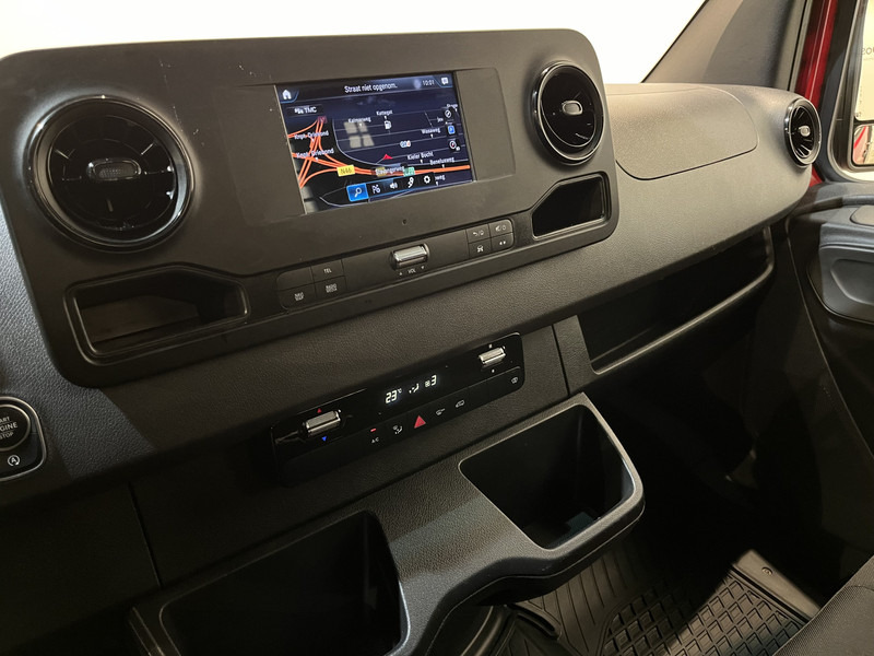 Platós kisteherautó Mercedes-Benz Sprinter 317 CDI L2 RWD Automaat Open Laadbak / Euro 6 / Trekhaak 3500 KG / Airco / Cruise Control / CarPlay / Navigatie / 64.150 KM !! / BPM VRIJ !!: 5 kép.