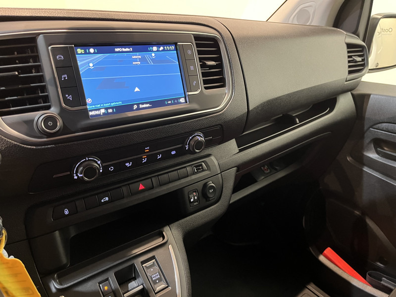 Kis furgon, Elektromos kisteherautó Peugeot e-Expert EV L2 75 kWh Servicebus / Inrichting / 100% Elektrisch / Airco / 220V. / Trekhaak / Camera / Cruise Control / Navigatie / CarPlay / 3-Zits / 1.900 KM !!: 6 kép.