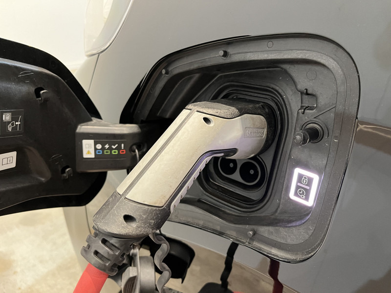 Kis furgon, Elektromos kisteherautó Peugeot e-Expert L2 Premium 75 kWh Servicebus / Van den Born Inrichting / 100% Elektrisch / Airco / Camera / Cruise Control / Navigatie / CarPlay / 12.400 KM !!: 18 kép.