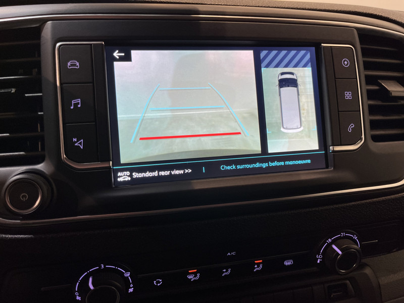 Kis furgon, Elektromos kisteherautó Peugeot e-Expert L2 Premium 75 kWh Servicebus / Van den Born Inrichting / 100% Elektrisch / Airco / Camera / Cruise Control / Navigatie / CarPlay / 12.400 KM !!: 8 kép.