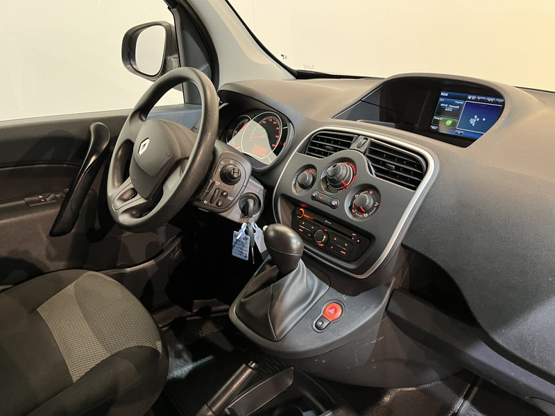 Renault Kangoo Z.E. Maxi Incl. Accu 33 KWH Automaat / 100% Elektrisch / Airco / PDC / 32.900 KM !! / BPM VRIJ !! - Kis furgon, Elektromos kisteherautó: 3 kép. Renault Kangoo Z.E. Maxi Incl. Accu 33 KWH Automaat / 100% Elektrisch / Airco / PDC / 32.900 KM !! / BPM VRIJ !! - Kis furgon, Elektromos kisteherautó: 3 kép.