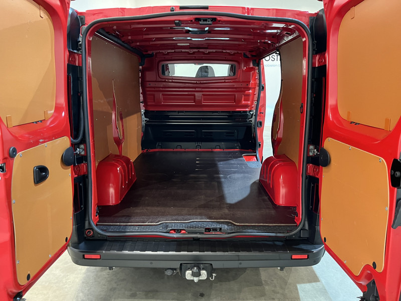 Renault Trafic 2.0 dCi 170 PK L1H1 / Euro 6 / Airco / Cruise Control / PDC / CarPlay / Navigatie / Trekhaak / LED / 3-Zits - Kis furgon: 5 kép. Renault Trafic 2.0 dCi 170 PK L1H1 / Euro 6 / Airco / Cruise Control / PDC / CarPlay / Navigatie / Trekhaak / LED / 3-Zits - Kis furgon: 5 kép.