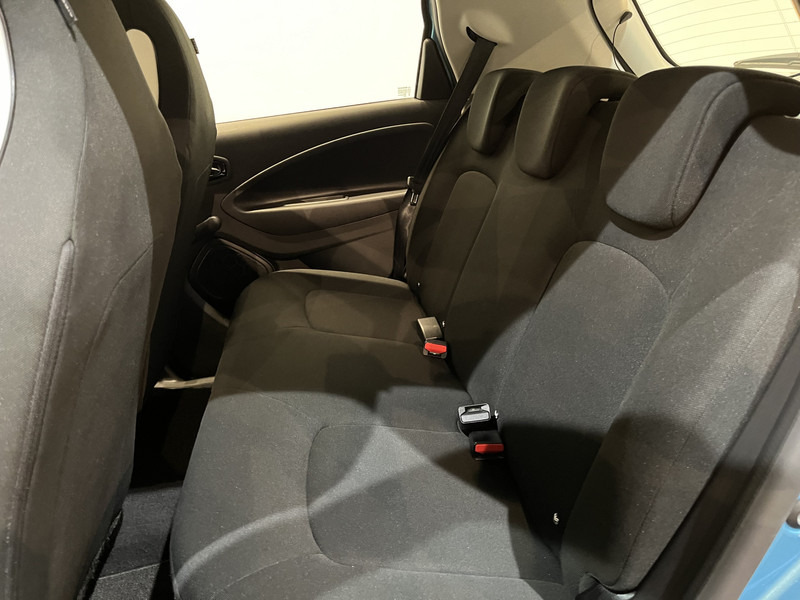 Renault ZOE R110 Life 52 kWh (Accuhuur) / Carplay / Airco / Cruise Control / 100% elektrisch / 31.200 KM !! Prijs ex BTW € 7.850,- - Hatchback: 5 kép. Renault ZOE R110 Life 52 kWh (Accuhuur) / Carplay / Airco / Cruise Control / 100% elektrisch / 31.200 KM !! Prijs ex BTW € 7.850,- - Hatchback: 5 kép.