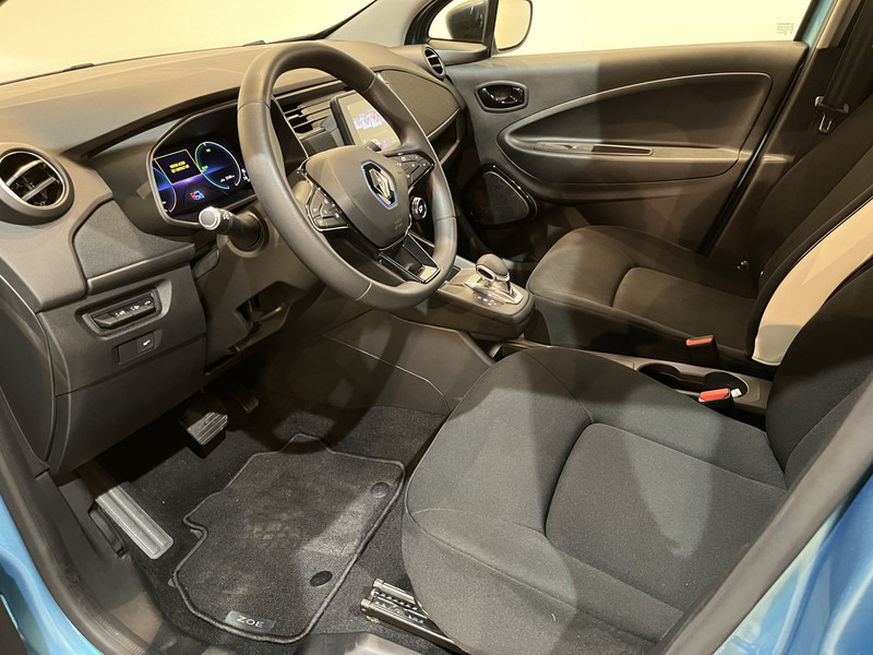 Renault ZOE R110 Life 52 kWh (Accuhuur) / Carplay / Airco / Cruise Control / 100% elektrisch / 31.200 KM !! Prijs ex BTW € 7.850,- - Hatchback: 4 kép. Renault ZOE R110 Life 52 kWh (Accuhuur) / Carplay / Airco / Cruise Control / 100% elektrisch / 31.200 KM !! Prijs ex BTW € 7.850,- - Hatchback: 4 kép.