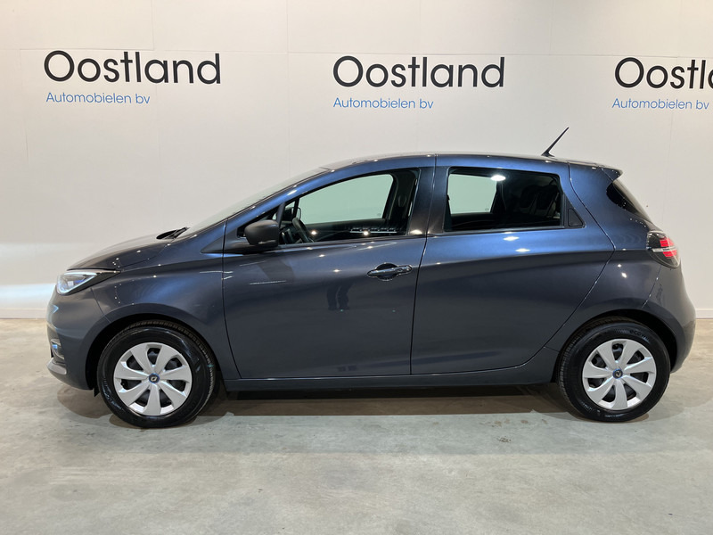 Renault ZOE R110 Life 52 kWh (Incl. Accu) / CarPlay / Airco / Cruise Control / 34.000 KM !! Prijs ex BTW € 11.530,- - Hatchback: 2 kép. Renault ZOE R110 Life 52 kWh (Incl. Accu) / CarPlay / Airco / Cruise Control / 34.000 KM !! Prijs ex BTW € 11.530,- - Hatchback: 2 kép.